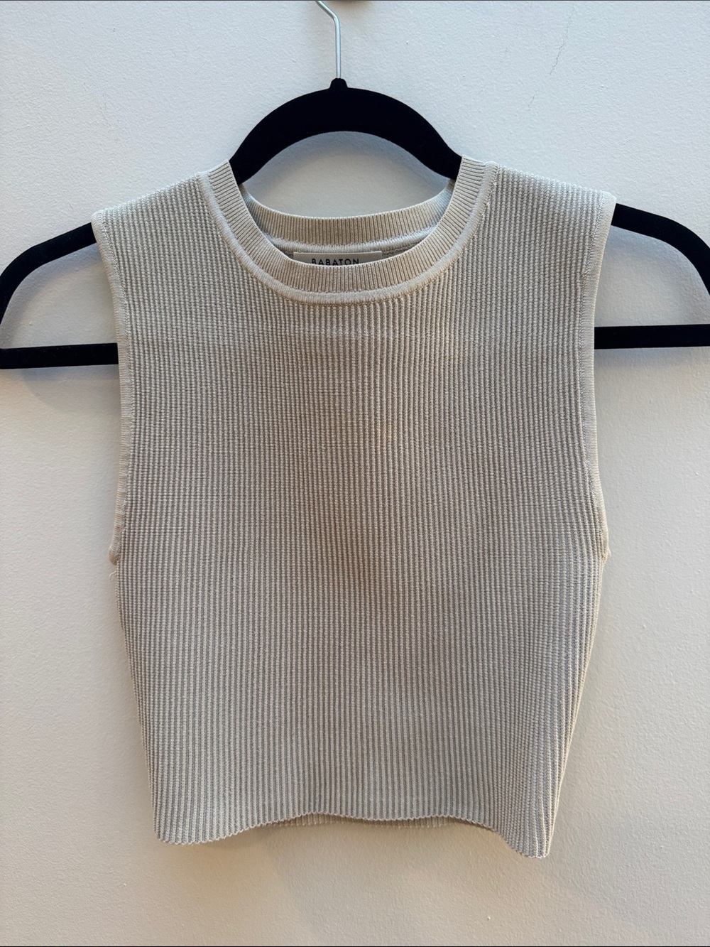 Aritzia Babaton Cream Crop Top